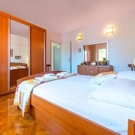 Holiday home Lido Orebic